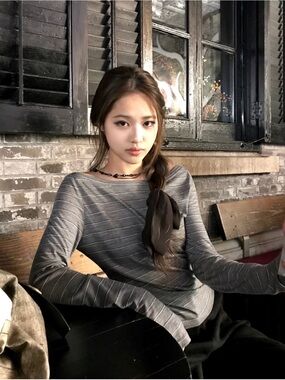 Mi Women's Gray Striped Boatneck Long Sleeve Top